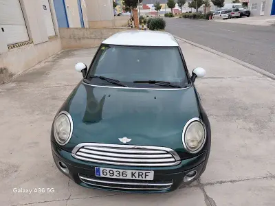 Usado Mini Cooper D 110 CV (80 kW) 2009 Verde Utilitario