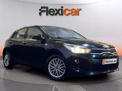 Usado Kia Rio 90 CV (66 kW) 2017 Negro Berlina