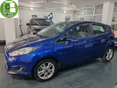 Usado Ford Fiesta Trend 82 CV (60 kW) 2017 Azul Utilitario