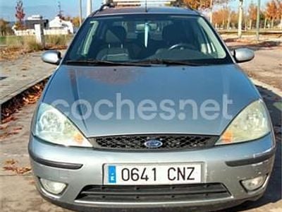 Gris / plata Usado 2003 Ford Focus Ghia Familiar | 2500 € (Precio justo)