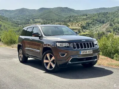Usado Jeep Grand Cherokee Overland 250 CV (183 kW) 2013 Marrón SUV