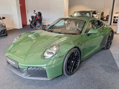Nuevo Porsche 911 541 CV (397 kW) 2026 Verde Coupe