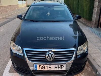 Usado VW Passat Highline 140 CV (102 kW) 2010 Negro Familiar