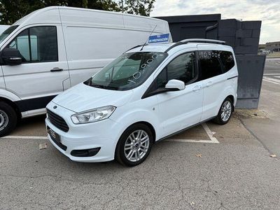 Blanco Usado 2017 Ford Tourneo Courier Ambiente Monovolumen | 10.900 € (Caro)