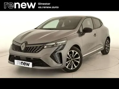 Usado Renault Clio Techno 101 CV (74 kW) 2025 Gris Utilitario