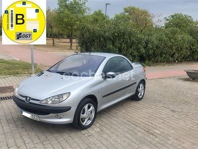 Usado Peugeot 206 CC 110 CV (80 kW) 2004 Gris / plata Descapotable