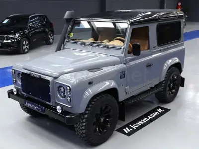 Usado Land Rover Defender 122 CV (89 kW) 2013 Gris / plata Familiar