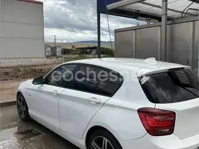 Usado BMW 118 Sport Line 143 CV (105 kW) 2012 Blanco Utilitario