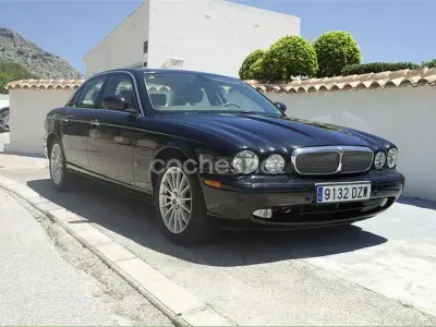 Usado Jaguar XJ6 Executive 207 CV (152 kW) 2006 Negro Berlina