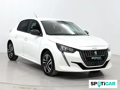 Usado Peugeot 208 Allure 101 CV (74 kW) 2023 Blanco Utilitario