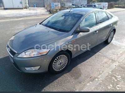 Usado Ford Mondeo Trend 140 CV (102 kW) 2009 Gris / plata Berlina