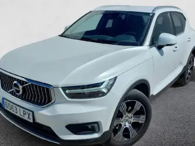 Käytetty Volvo XC40 Inscription 163 HP (119 kW) 2021 Katumaasturi