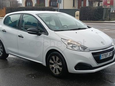 Usado Peugeot 208 Access 68 CV (50 kW) 2016 Blanco Utilitario