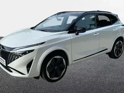 Usado Nissan Qashqai N-Connecta 140 CV (102 kW) 2024 Lunar white con techo midnight SUV