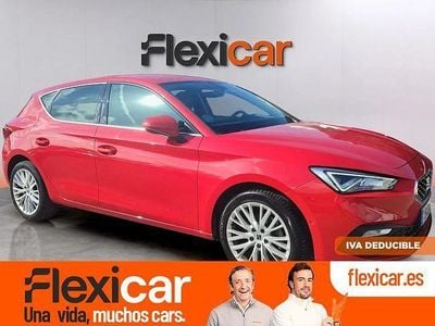 Usado Seat Leon Style 110 CV (80 kW) 2022 Rojo Familiar