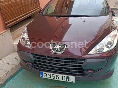 Usado Peugeot 307 90 CV (66 kW) 2006 Granate Berlina