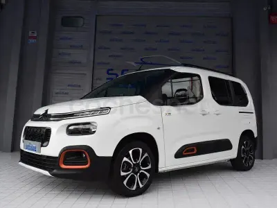 Usado Citroën Berlingo Shine 102 CV (75 kW) 2019 Blanco Monovolumen