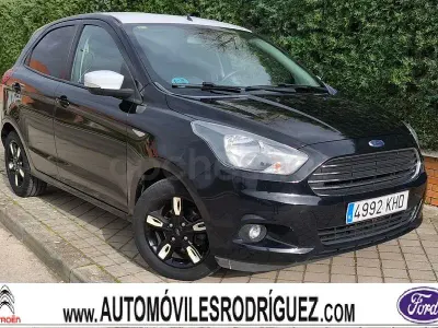 Usado Ford Ka Plus 85 CV (62 kW) 2018 Negro Utilitario