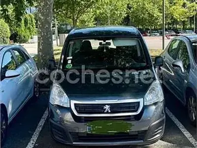 Usado Peugeot Partner Tepee Active 110 CV (80 kW) 2016 Gris / plata Monovolumen