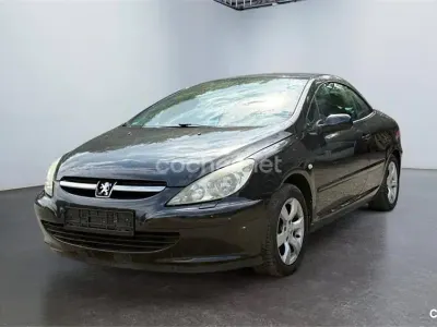 Usado Peugeot 307 CC 138 CV (101 kW) 2004 Negro Descapotable