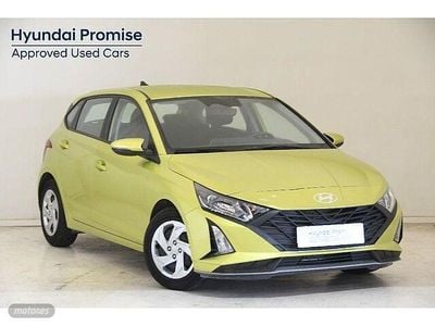 Usado Hyundai i20 84 CV (61 kW) 2024 Verde Berlina