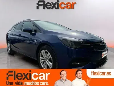 Usado Opel Astra Business 130 CV (95 kW) 2021 Azul Familiar