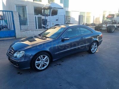 Usado Mercedes CLK320 Avantgarde 224 CV (164 kW) 2006 Gris / plata Coupe