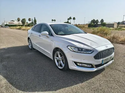 Usado Ford Mondeo Vignale 190 CV (139 kW) 2018 Blanco Berlina