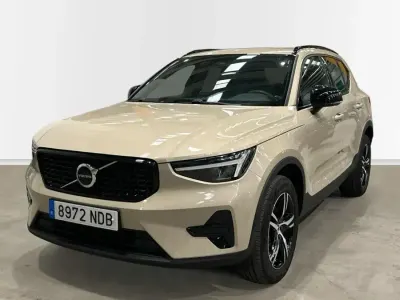 Usado Volvo XC40 Plus 163 CV (119 kW) 2025 Beige SUV