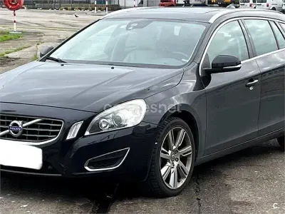 Usado Volvo V60 Summum 205 CV (150 kW) 2011 Negro Familiar