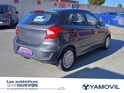 Usado Ford Ka Plus 71 CV (52 kW) 2018 Gris / plata Utilitario