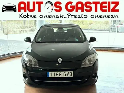 Usado Renault Mégane Dynamique 130 CV (95 kW) 2010 Verde Berlina