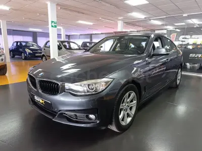 Usado BMW 318 Advantage 150 CV (110 kW) 2016 Gris / plata Berlina