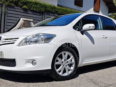 Brugt Toyota Auris Active 132 HK (97 kW) 2011 Hvid Hatchback