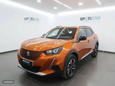 Usado Peugeot e-2008 Allure 100 kW (136 CV) 2023 Naranja SUV