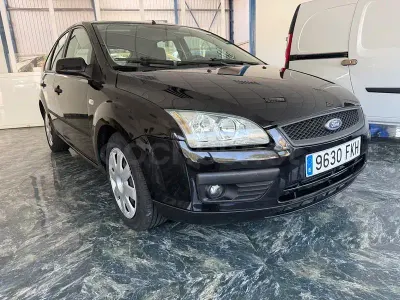 Usado Ford Focus Trend 115 CV (84 kW) 2007 Negro Berlina