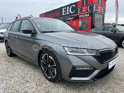 Gris / plata Usado 2023 Skoda Octavia RS Familiar | 32.999 € (Caro)