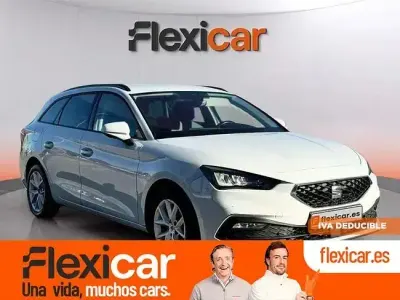 Usado Seat Leon Style 115 CV (84 kW) 2021 Blanco Familiar