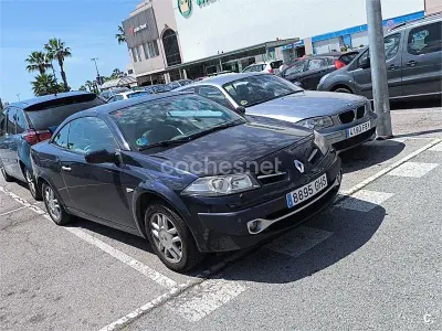 Usado Renault Mégane Cabriolet Privilege 135 CV (99 kW) 2008 Azul Descapotable