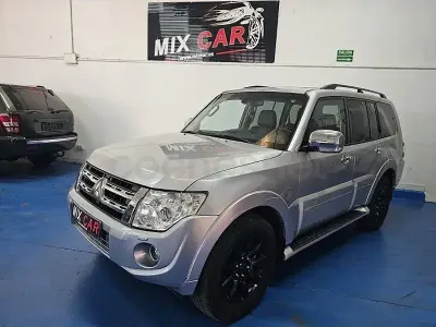 Usado Mitsubishi Montero 200 CV (147 kW) 2014 Gris / plata SUV