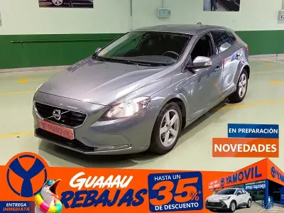 Usado Volvo V40 115 CV (84 kW) 2014 Gris / plata Berlina