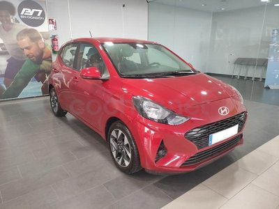 Usado Hyundai i10 67 CV (49 kW) 2023 Granate Utilitario