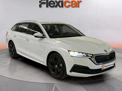 Blanco Usado 2021 Skoda Octavia Ambition Berlina | 17.990 € (Precio justo)