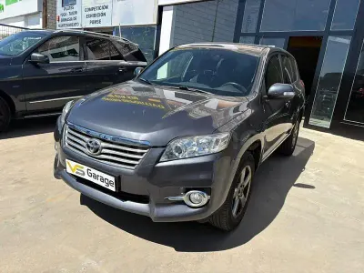 Usado Toyota RAV4 Executive 150 CV (110 kW) 2013 Gris / plata SUV