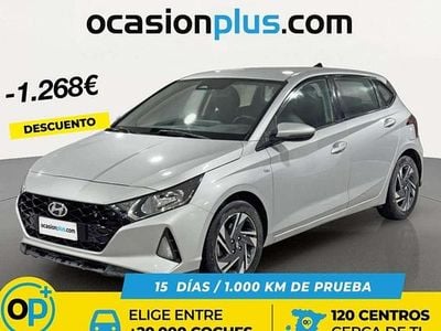 Usado Hyundai i20 101 CV (74 kW) 2022 Gris plata Utilitario