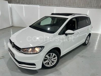 Usado VW Touran Advance 150 CV (110 kW) 2021 Blanco Monovolumen