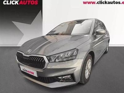 Usado Skoda Fabia Selection 95 CV (69 kW) 2025 Blanco Utilitario