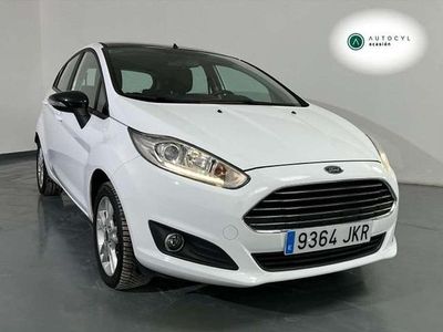 Usado Ford Fiesta Titanium 82 CV (60 kW) 2015 Blanco Berlina