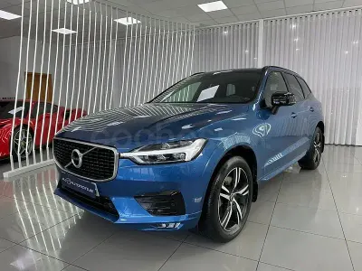 Usado Volvo XC60 R-Design 197 CV (144 kW) 2021 Azul SUV