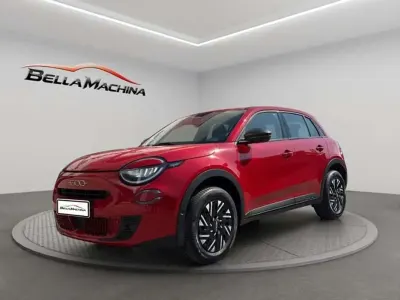 Usado Fiat 600 La Prima 101 CV (74 kW) 2025 Rojo SUV